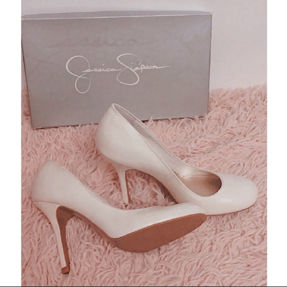 White Jessica Simpson Heels - Picture 2 of 3